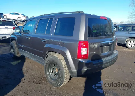 2016 Jeep Patriot Latitude z USA, uszkodzony, nr VIN 1C4NJRFB7GD639222